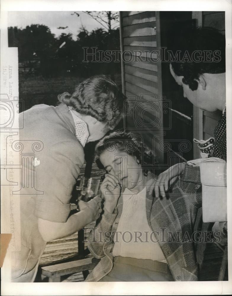 1941 Press Photo Anna Laure Sammons learns bro injured in TN bus crash - Historic Images