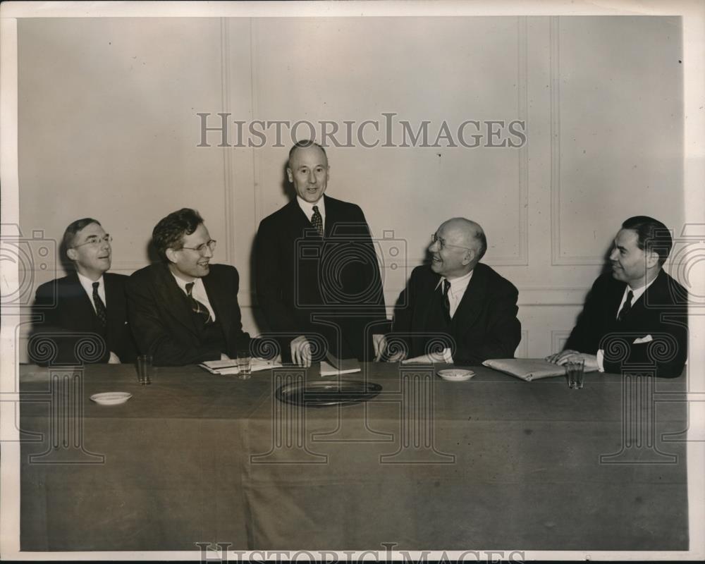 1940 Press Photo City Affairs Committee Conference Dr. James Bonbright, Dr. Carl - Historic Images