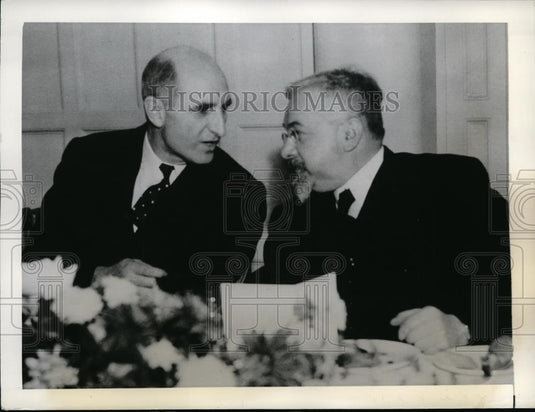 1941 Press Photo Polish Minister M. Stronski & Canadian Ross MacDonald in London - Historic Images