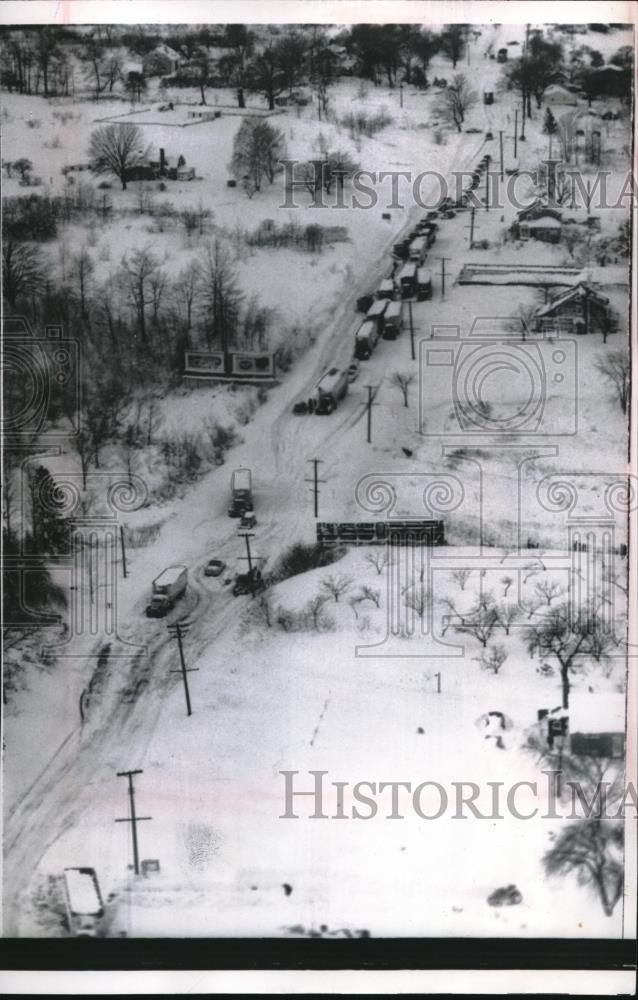 1956 Press Photo Erie Pennsylvania Road Covered In Snow - neb61339 - Historic Images