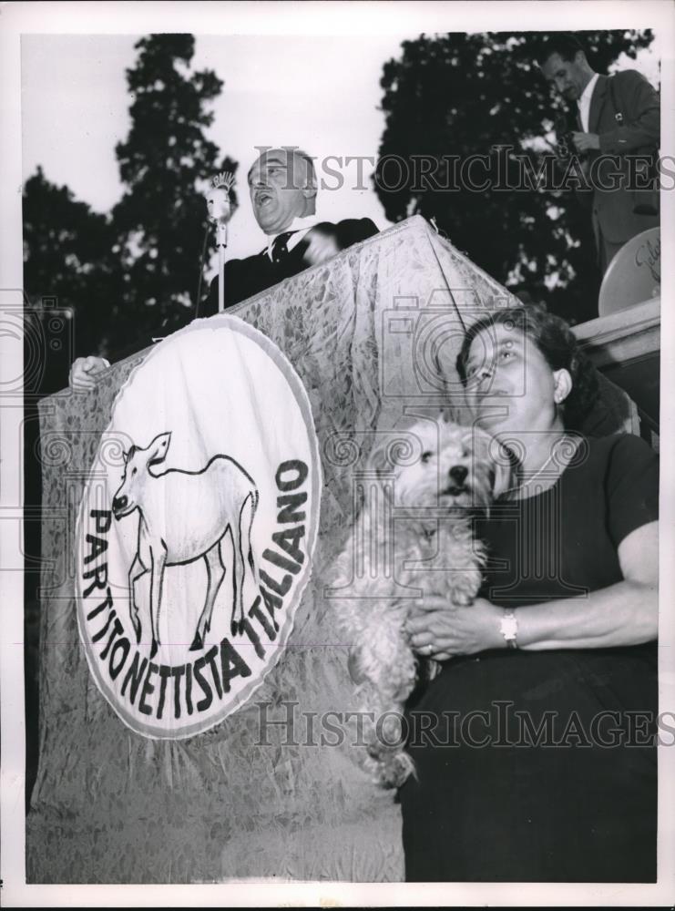 1953 Press Photo Professor Corrado Tedeschi on the podium to campaign for - Historic Images