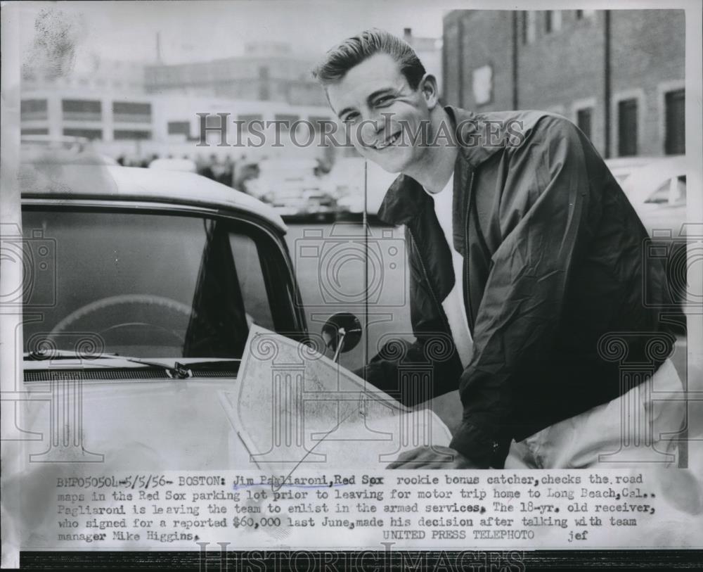 1956 Press Photo Jim Pagliaroni Boston Red Sox Catcher Leaves To Enlist In Army - Historic Images