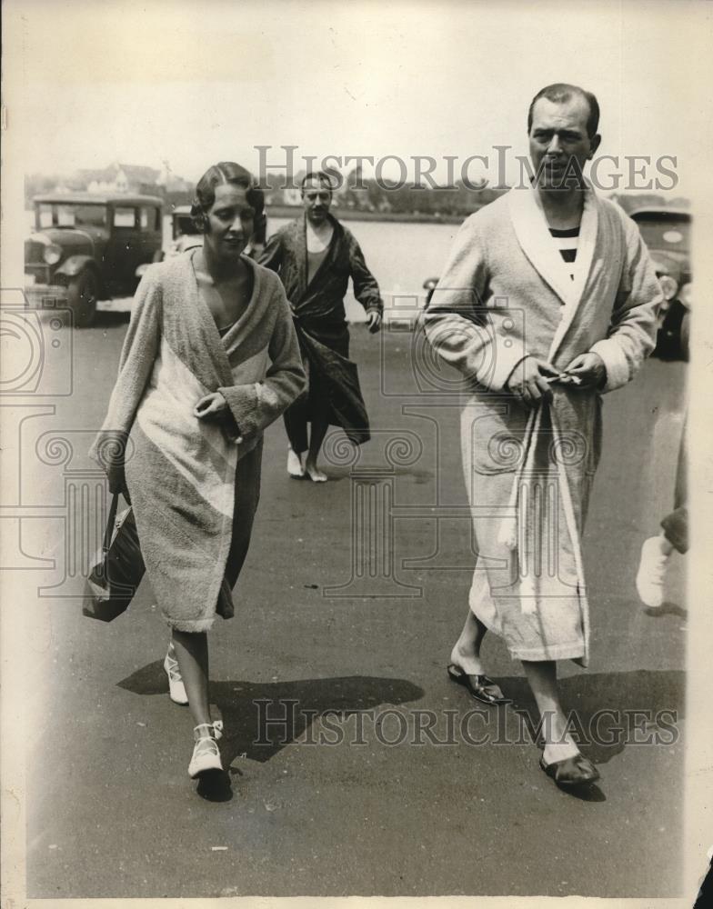 1929 Press Photo Mr. &amp; Mrs. Louis de A Munds, Vacation at Southampton - Historic Images