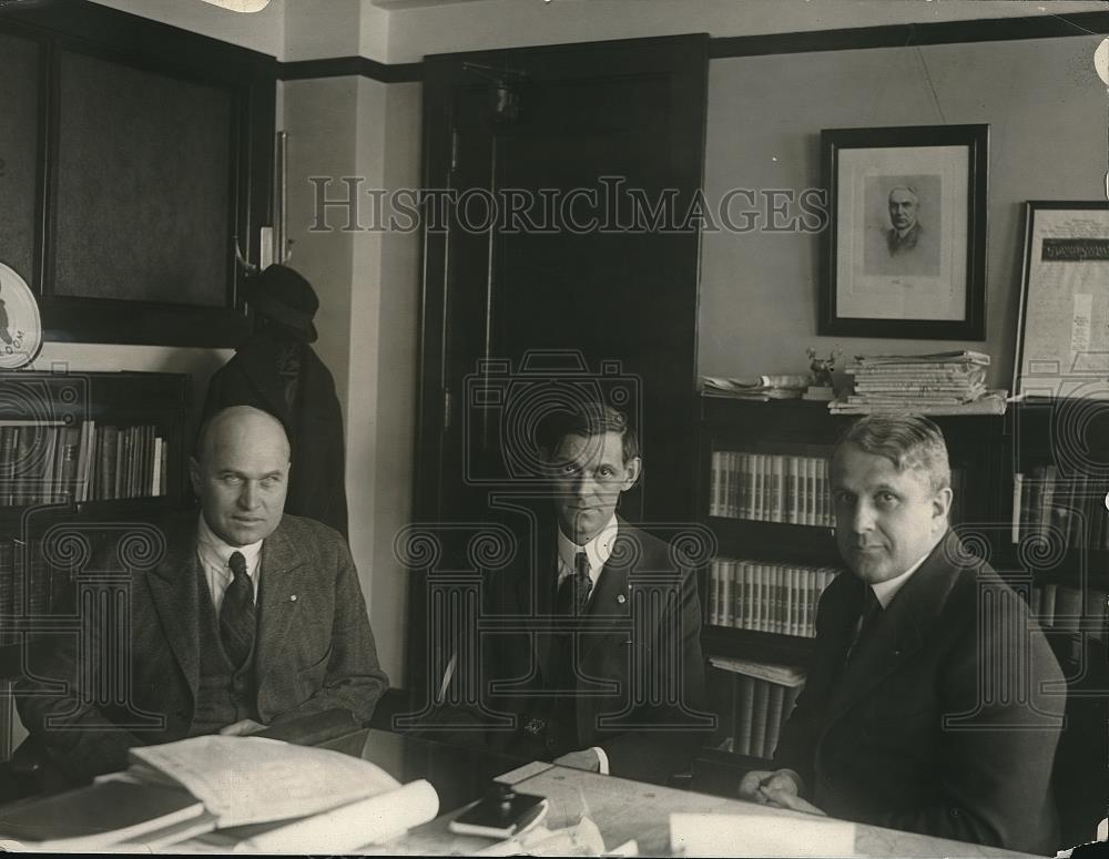 1922 Press Photo Sec of Labor James Davis, Dr FG Davis,HB Dynes in Wash.D.C. - Historic Images