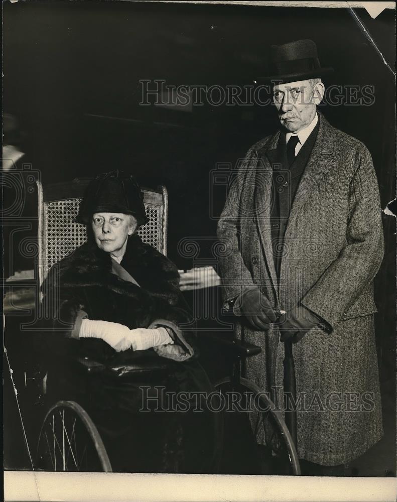 1925 Press Photo Wilbur Root &amp; Mrs Root in Chicago on way to Calif. - Historic Images