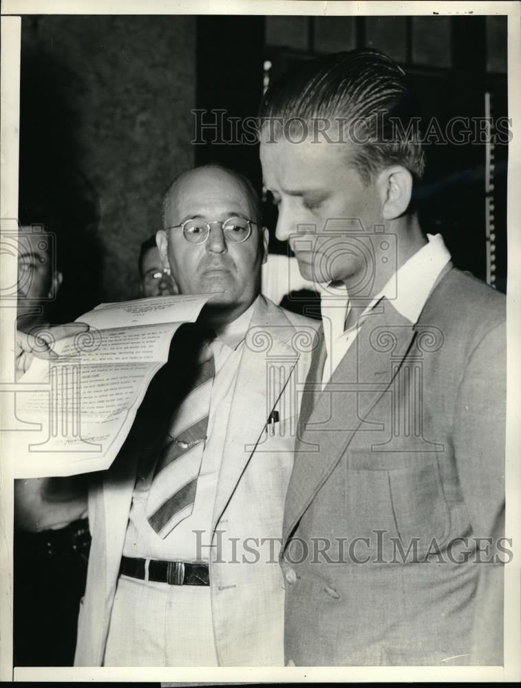 1938 Press Photo Franklin McCall listening to the indictment charging him w/ - Historic Images