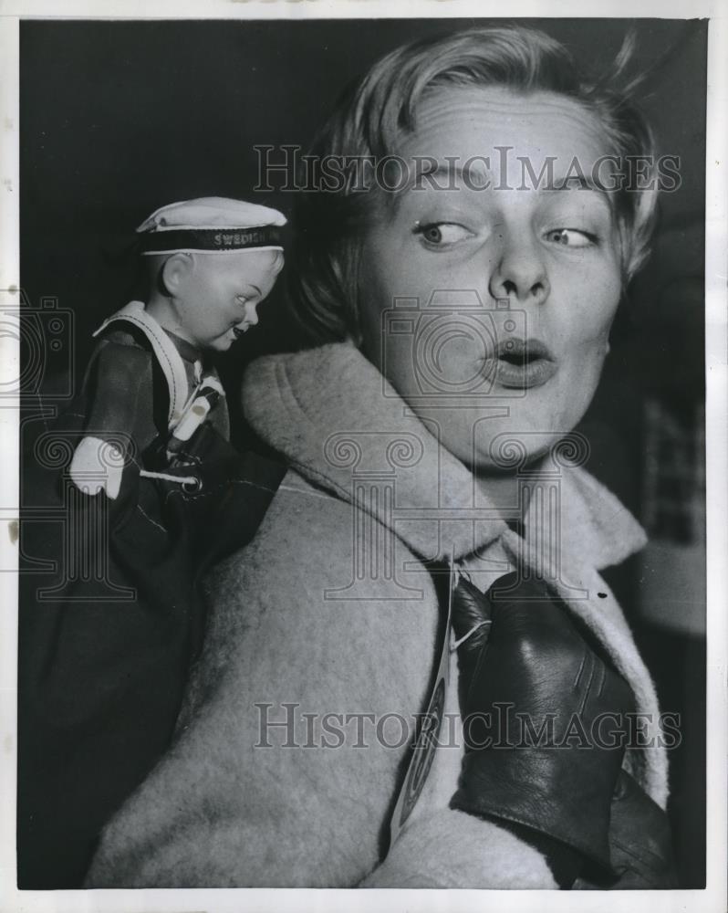 1958 Press Photo Florence Bjorman Arrives from Sweden - Historic Images