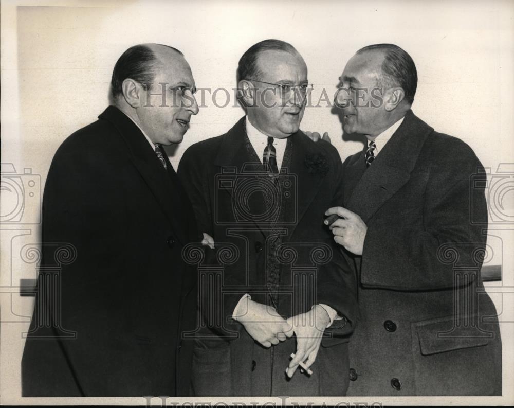 1937 Press Photo VP of Warner Pictures Sam Morris, Joe Bernhardt,HM Warner - Historic Images