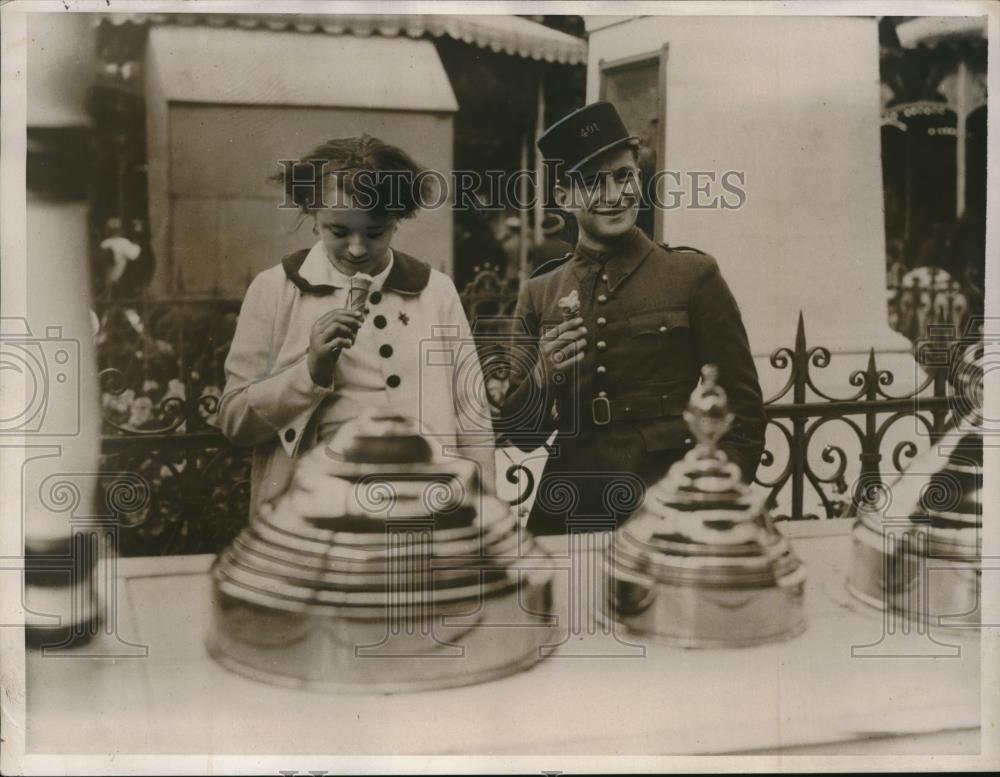 1938 Press Photo Girls and Swains Meet in Village of Meaux to Pick Mates - Historic Images