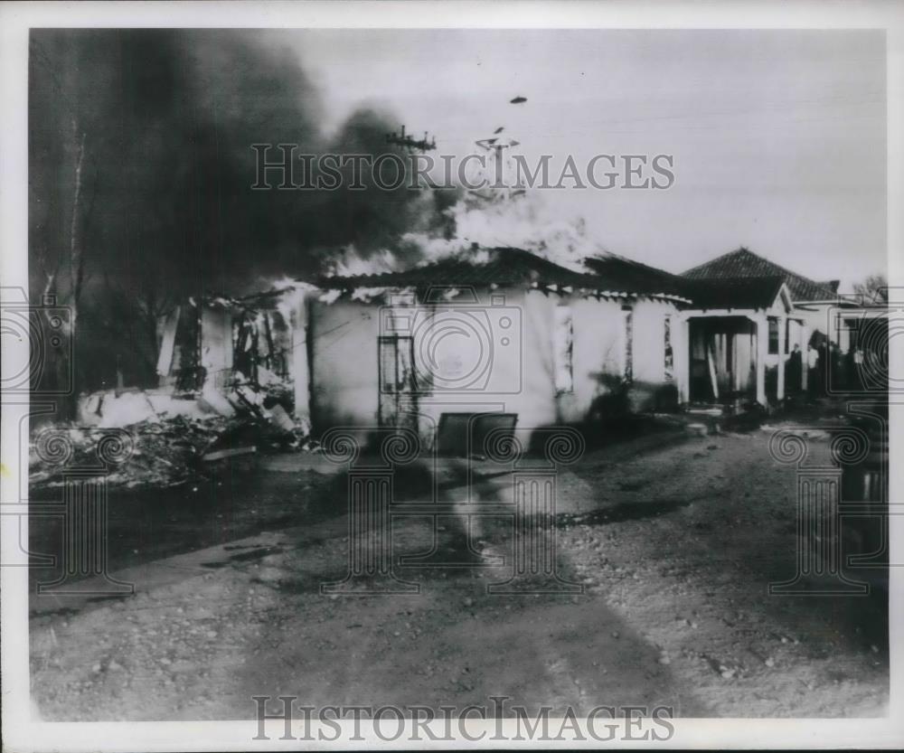 1950 Press Photo Burning Buildings at Convalescent Home in Amarillo Texas. - Historic Images
