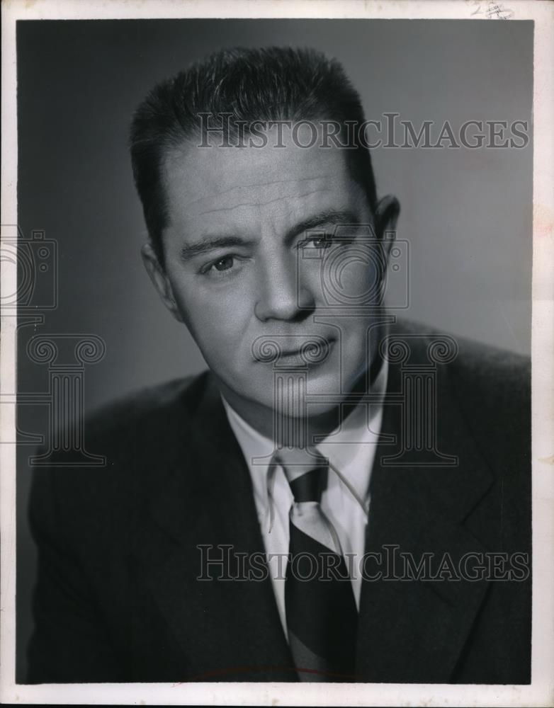 1952 Press Photo typewriter profile of a successful businessman - Historic Images