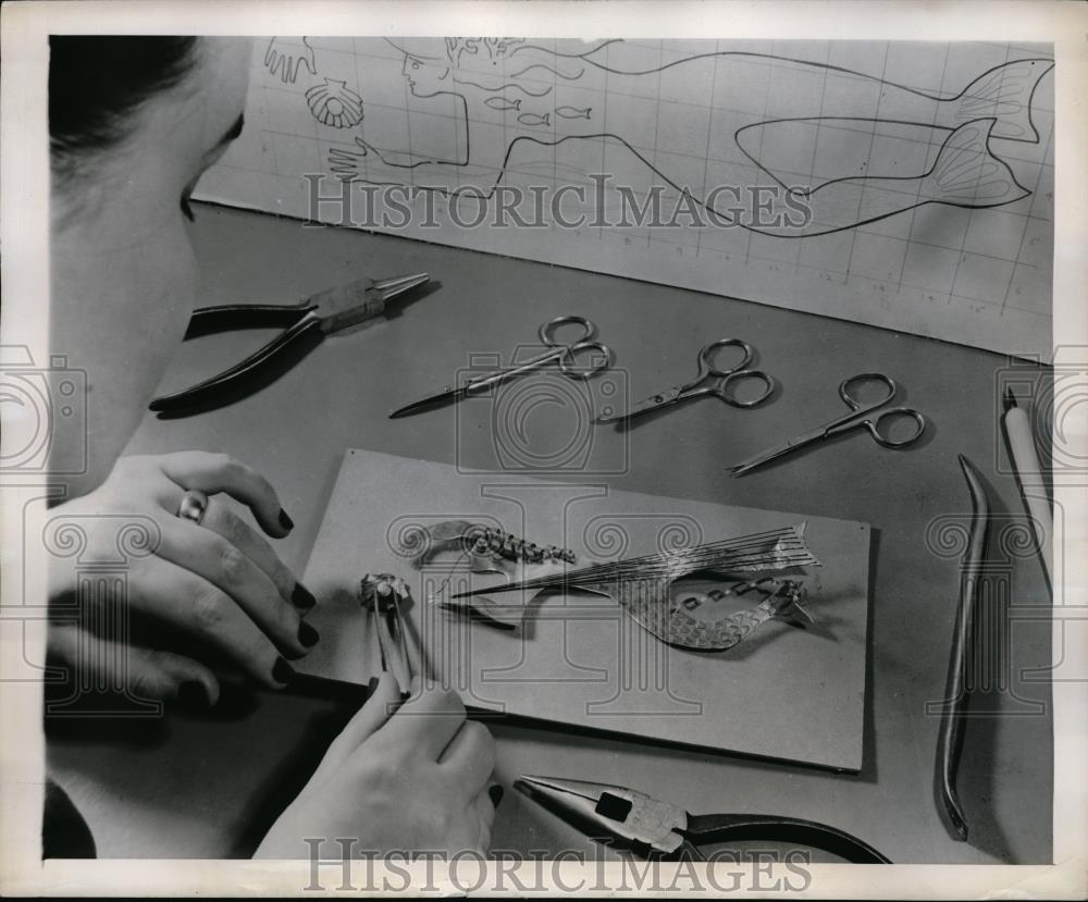 1947 Press Photo Stainless Steel tin Can Models - Historic Images