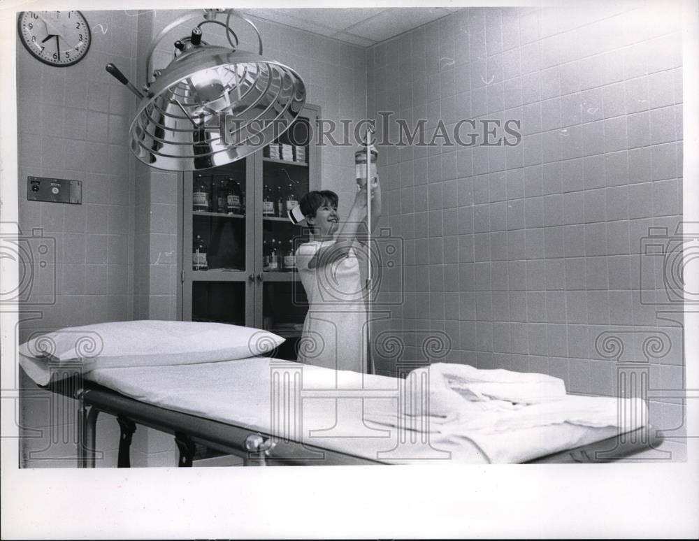 1969 Press Photo Miss Marilyn Clarke Nurse - Historic Images