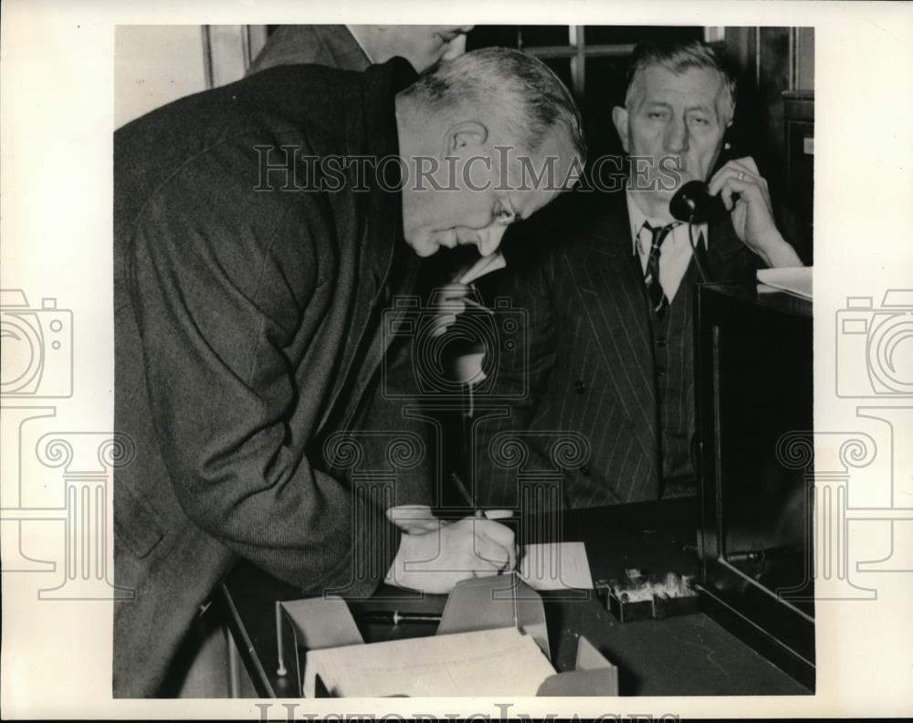 1941 Press Photo J.B. Matthews, investigator for Dies comm. Un Amer. activities - Historic Images