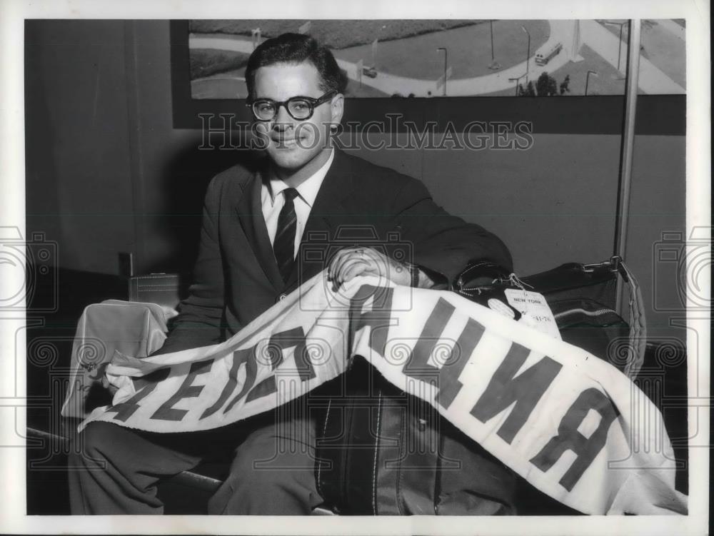 1957 Press Photo Richard Medalie attended sixth World Youth Festival in Moscow - Historic Images