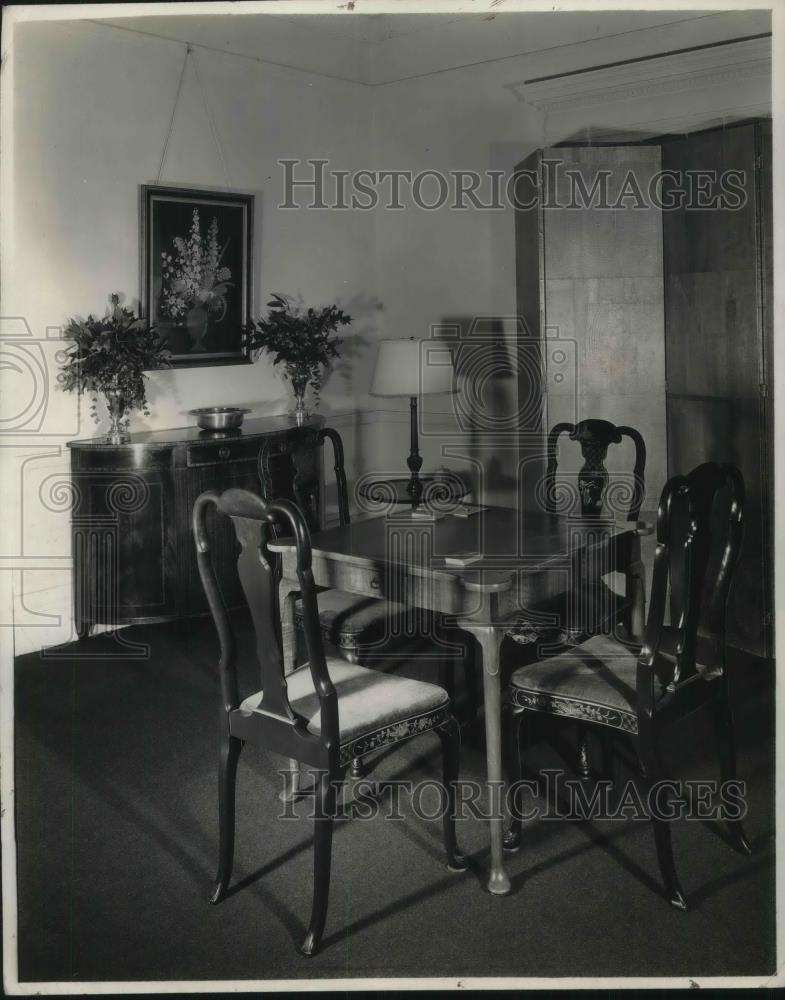 1937 Press Photo Streirl gallery dining room set on display - Historic Images