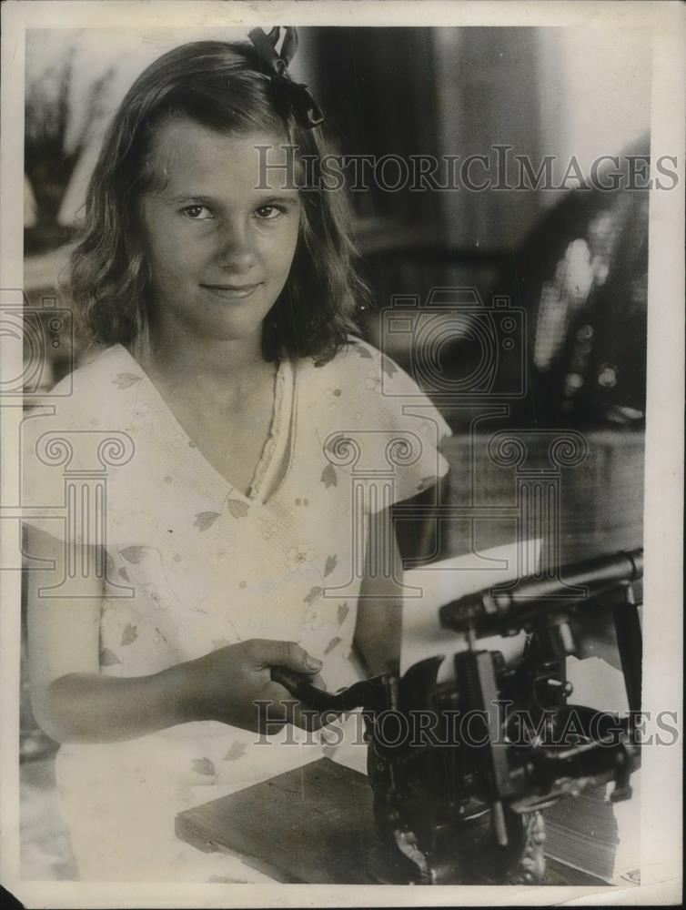 1931 Press Photo Frances Mortimer Received Letter from White House for Support - Historic Images