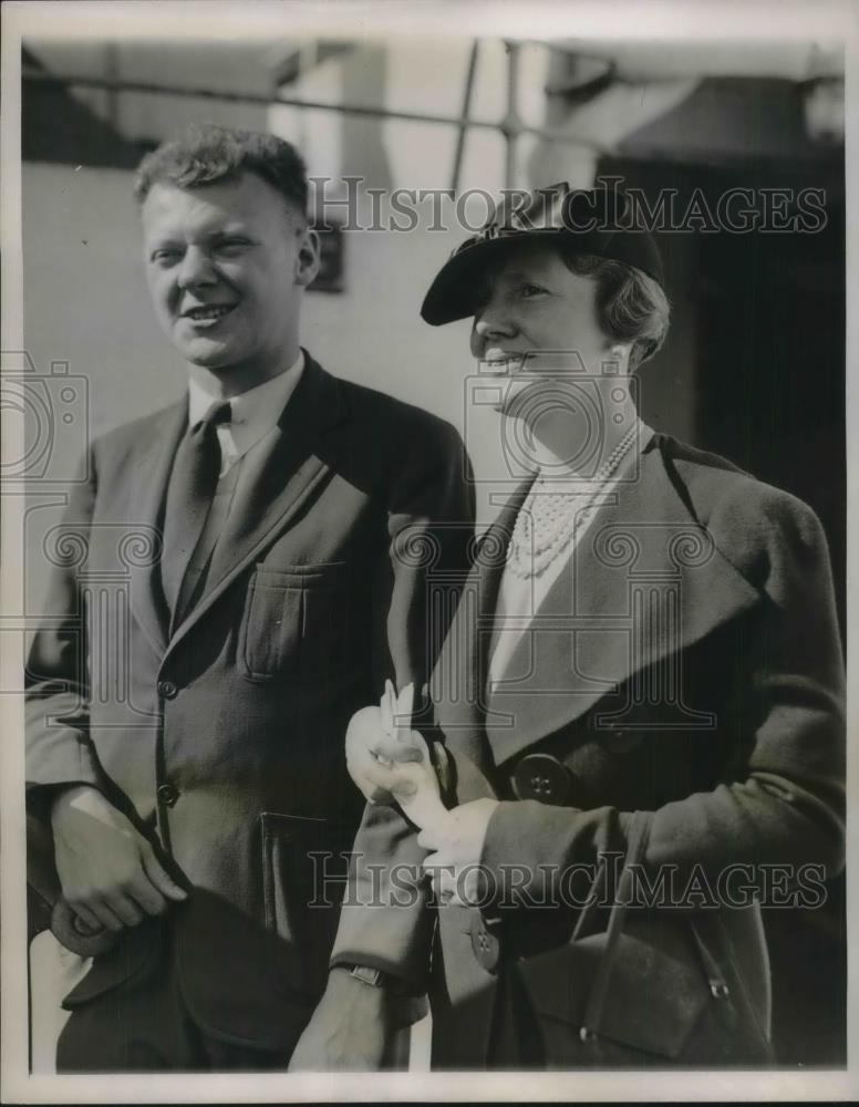 1935 Press Photo Mrs Frederick Atkinson William SS Europa New York City Boat - Historic Images