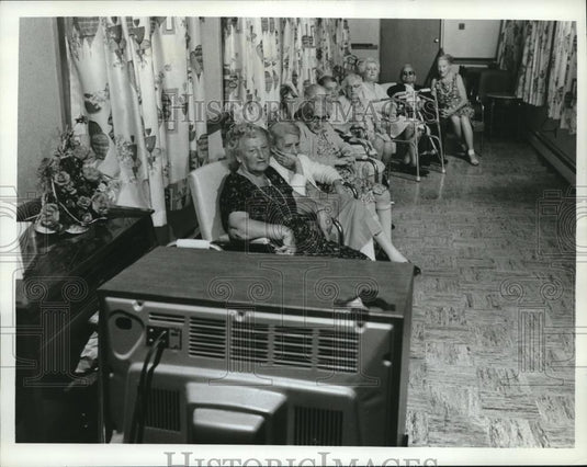 1969 Press Photo ABC new documentary "The Right to Live" about elderly - Historic Images