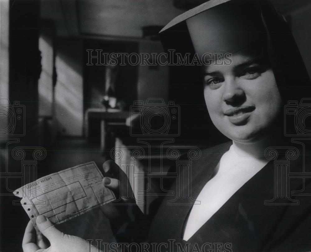 1968 Press Photo New York Sister Margaret Patrick Marie Lottery Winner - Historic Images