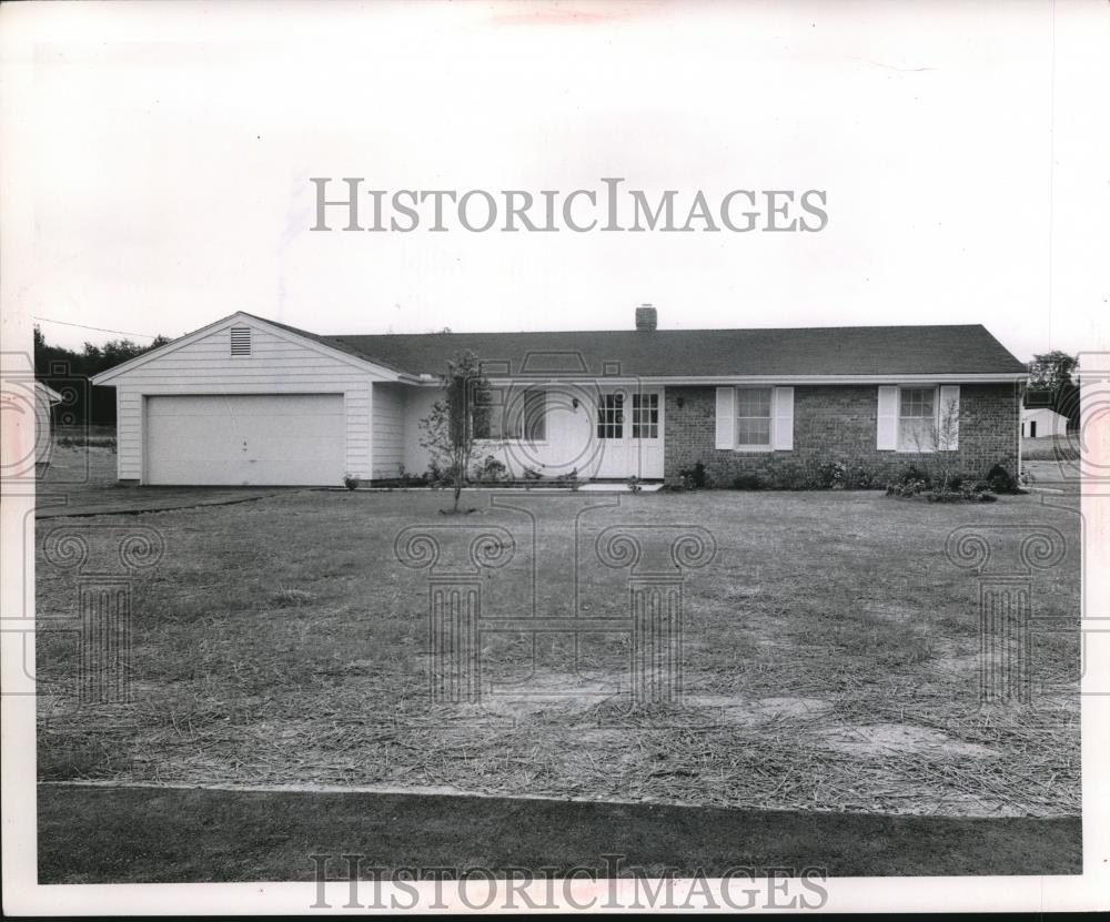 1954 Press Photo Hills Housing Winston - Historic Images