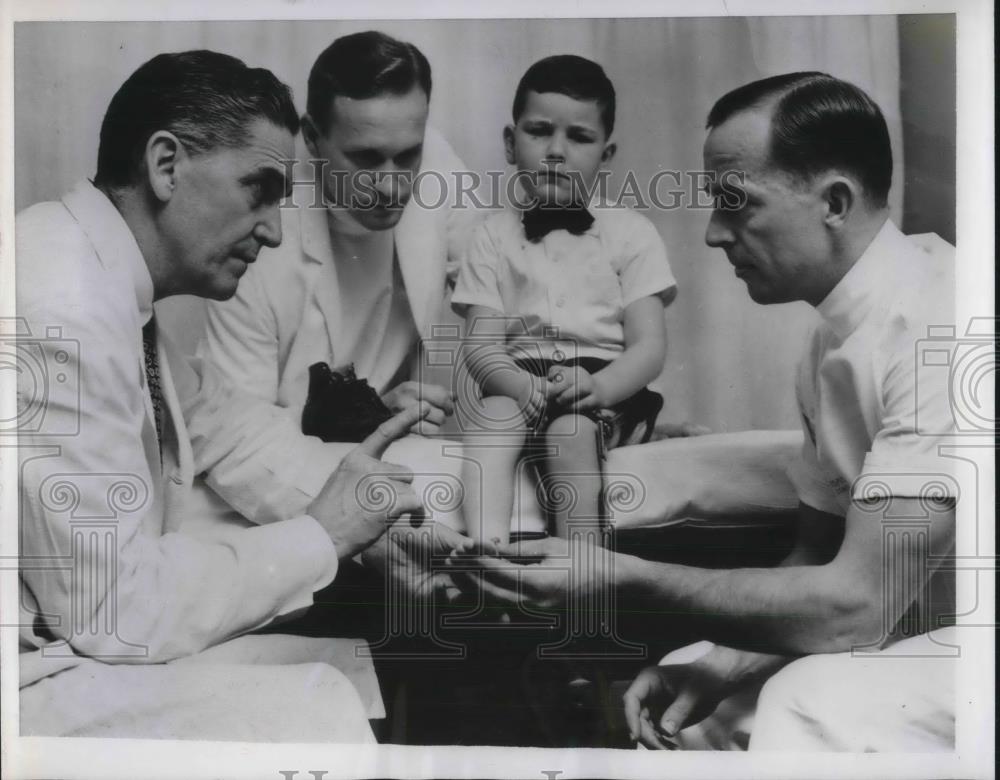 1954 Press Photo Durham, NC Dr Lenox Baker, Rbt Musgrave,Gailey &amp; polio patients - Historic Images