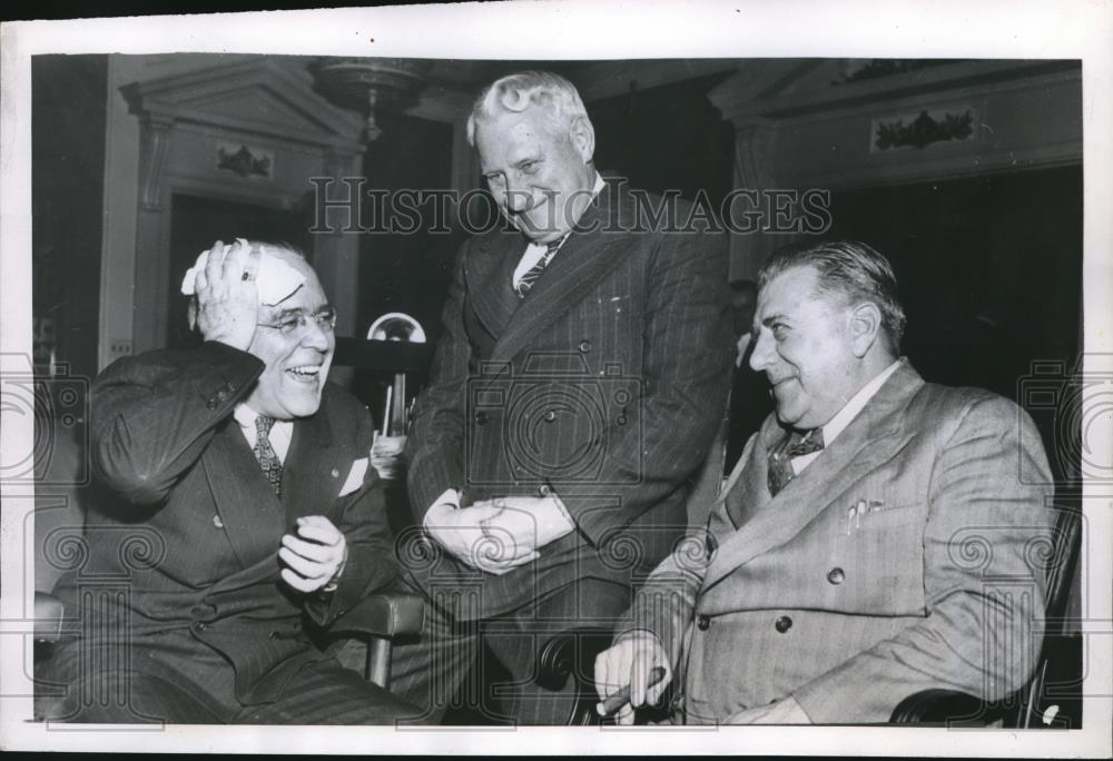 1946 Press Photo Mayor David Lawrence & State Sec of Labor William Chestnut - Historic Images