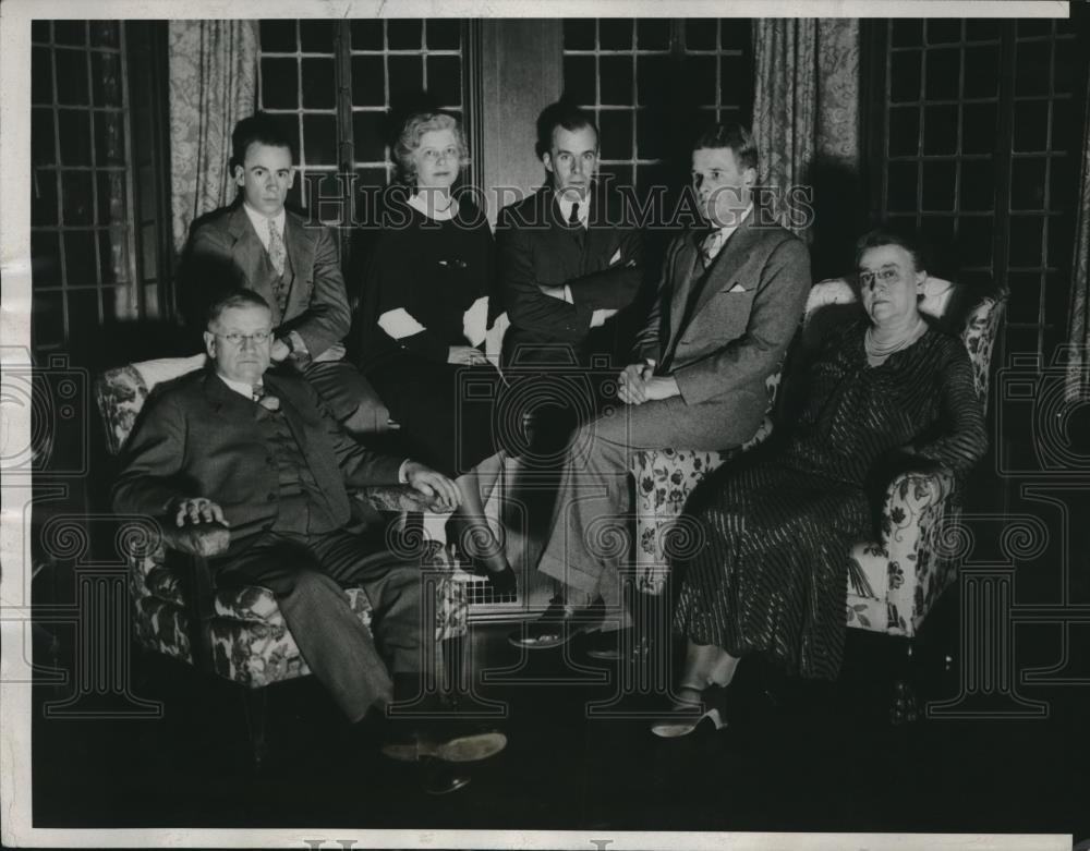 1933 Press Photo Harold L. Ickes, Raymond Mrs Bryant Wilmerth Robert Mrs Harold - Historic Images