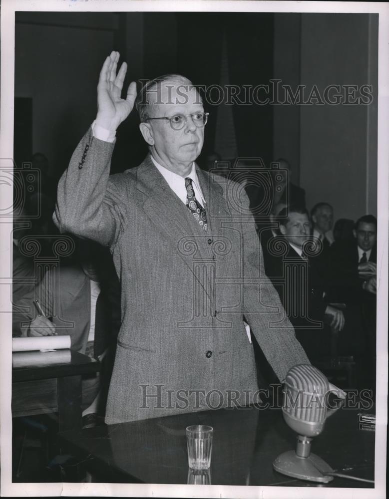 1951 Press Photo Richard Moriarty, attorney for Tommy McGinty - Historic Images