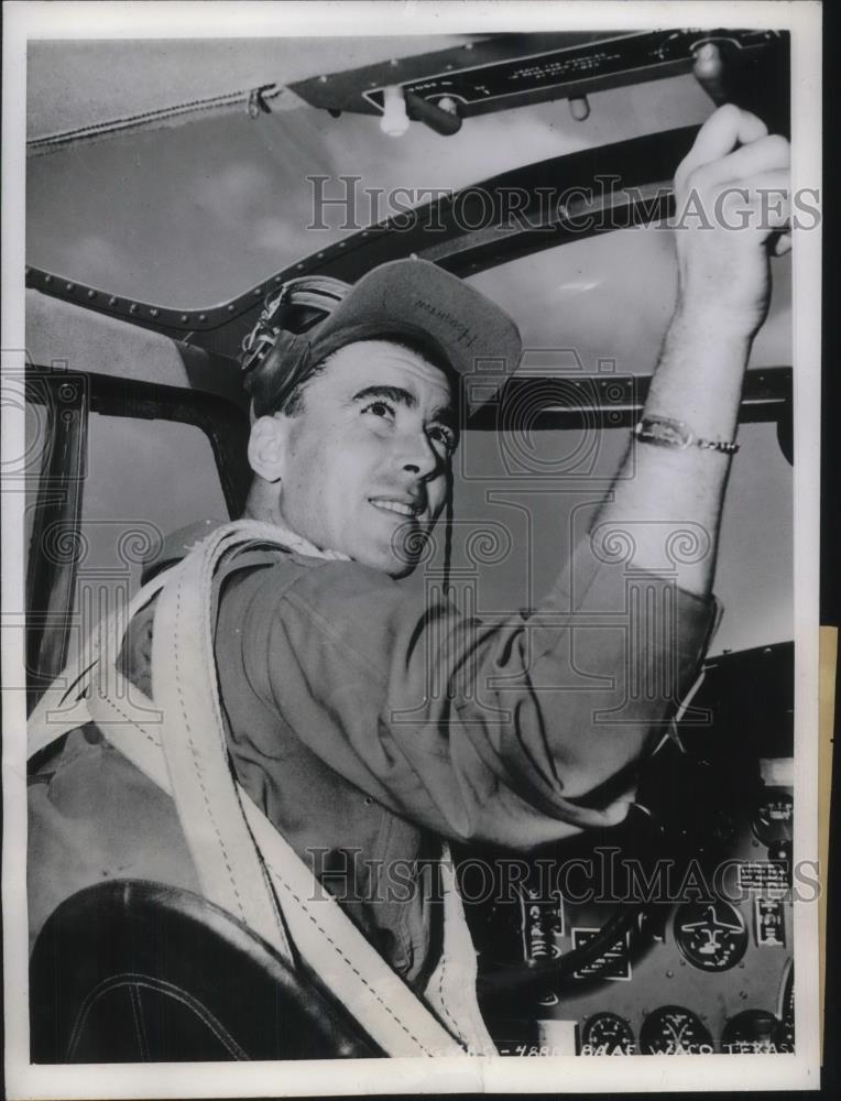 1943 Press Photo Wichita Kansas Mary Garitson Cessna Pilot - neb76476 - Historic Images