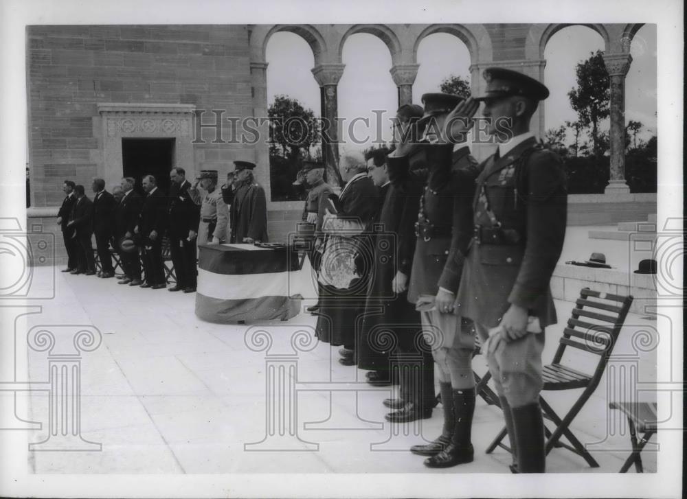 1932 Press Photo General Pershing Attends Memorial Day Services, - Historic Images