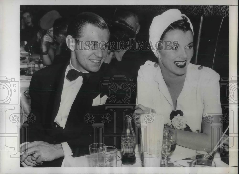 1939 Press Photo NYC, Winthrop Gardner Jr &amp; wife Bethany Beckwith - Historic Images