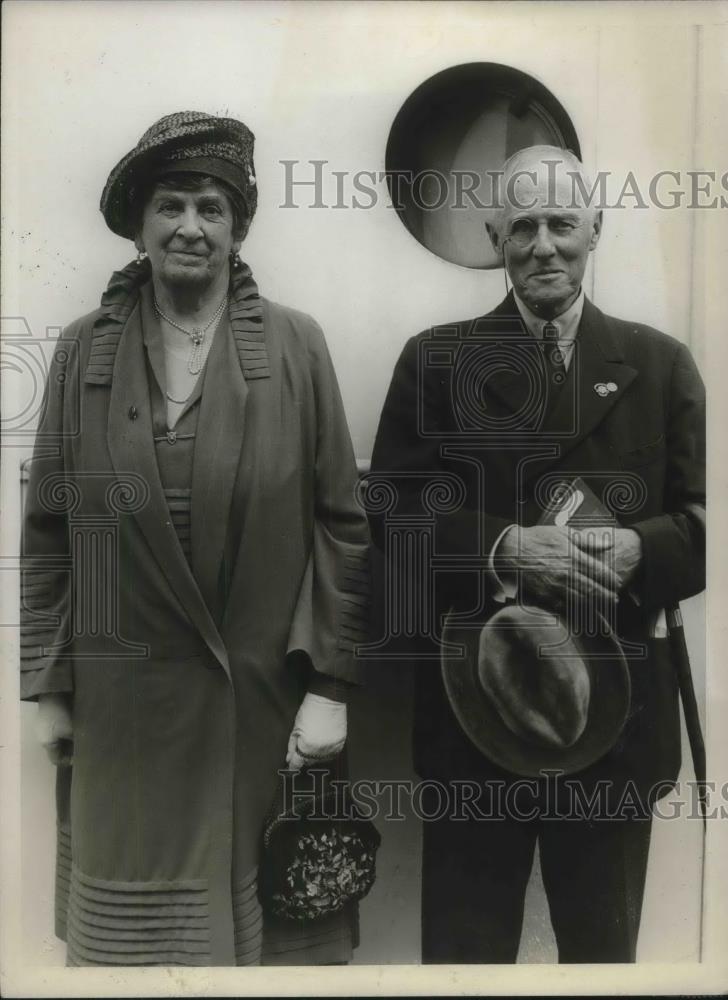 1930 Press Photo Col Fred Abbot, pres of Fidac &amp; Lady E S Churchill - Historic Images