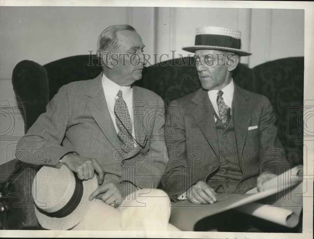 1932 Press Photo Ray Benjamin and Paul Gascolgne talk politics in Chicago - Historic Images