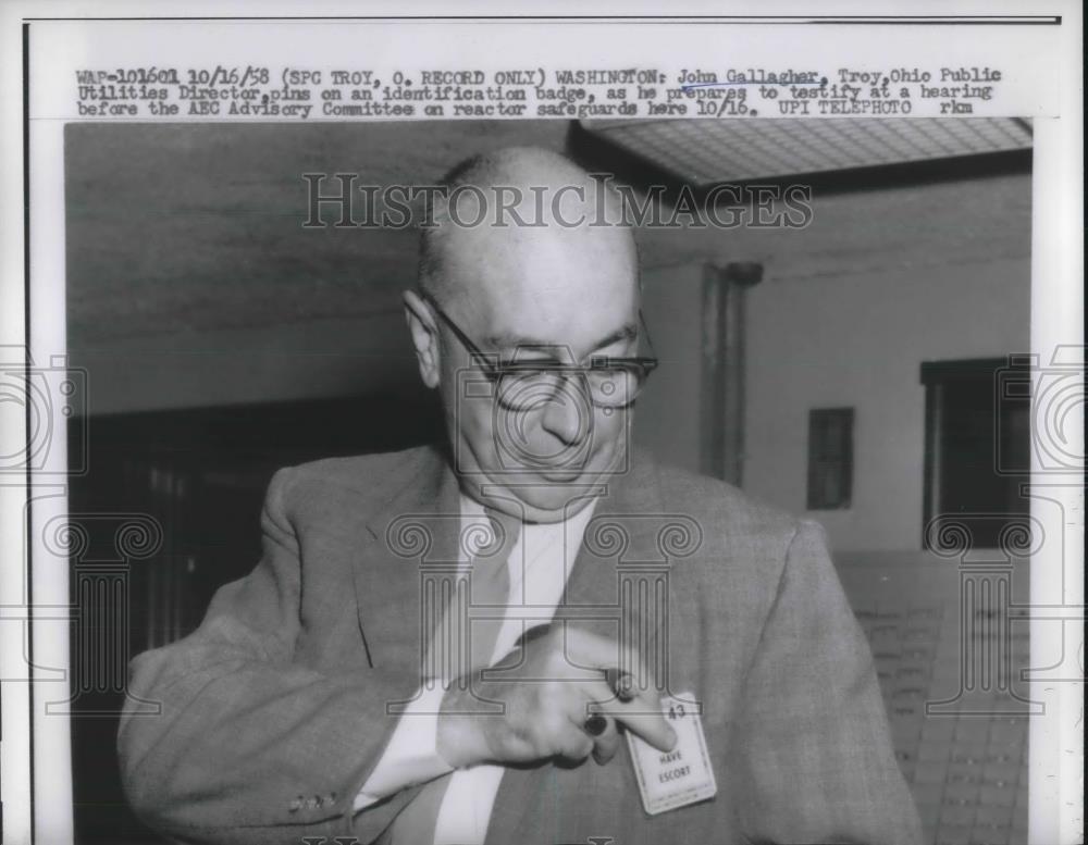 1958 Press Photo Troy, Ohio, Utilities Director John Gallagher Testifies to AEC - Historic Images