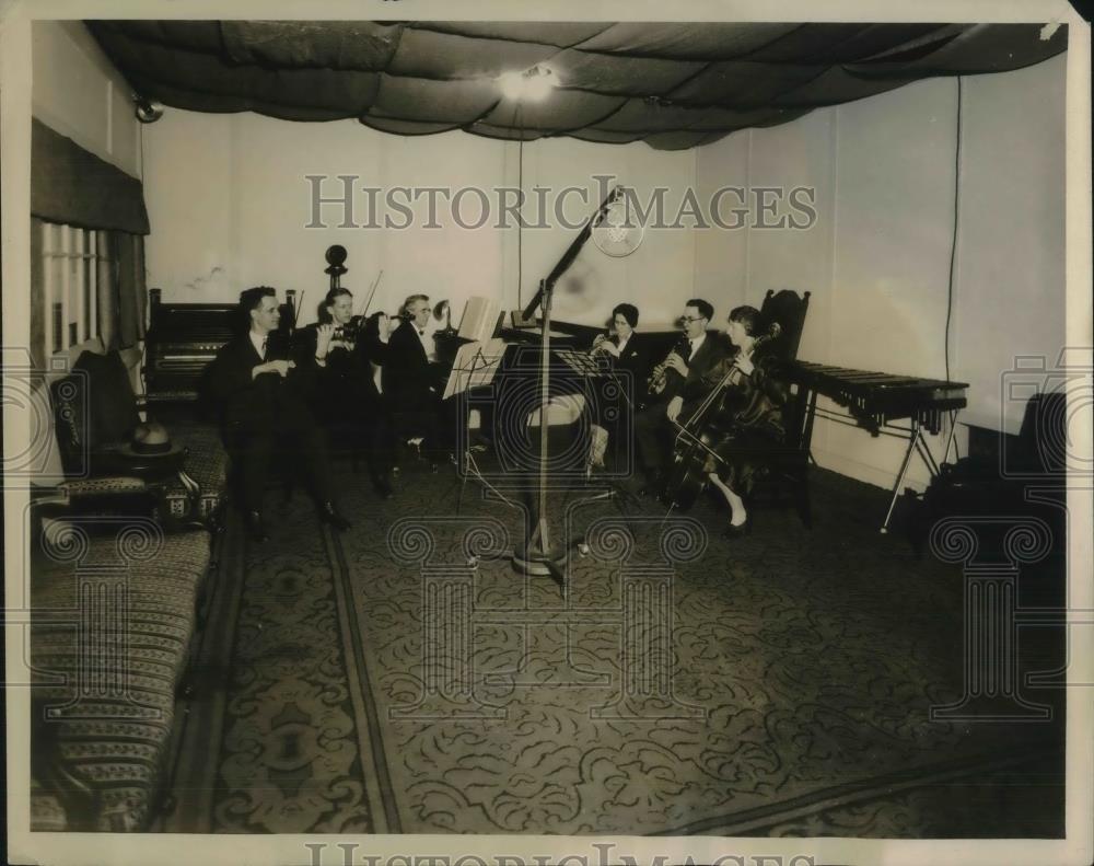 1926 Press Photo Wood Ensemble Plays At Hotel Rowe - Historic Images