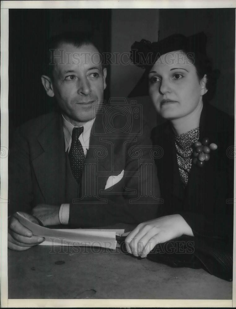 1935 Press Photo Lora Hewitt Convicted &quot;Lady In Red&quot; W/ Attorney S.S. Hahn - Historic Images