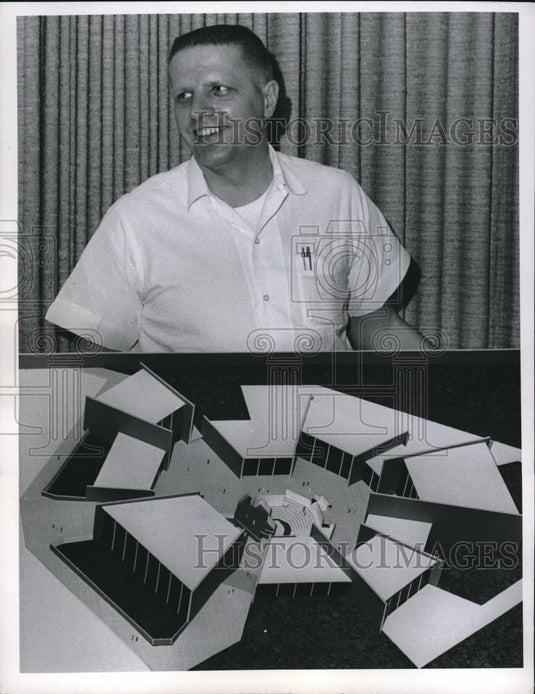 1955 Press Photo Robert Kral mentor Civic Center - Historic Images