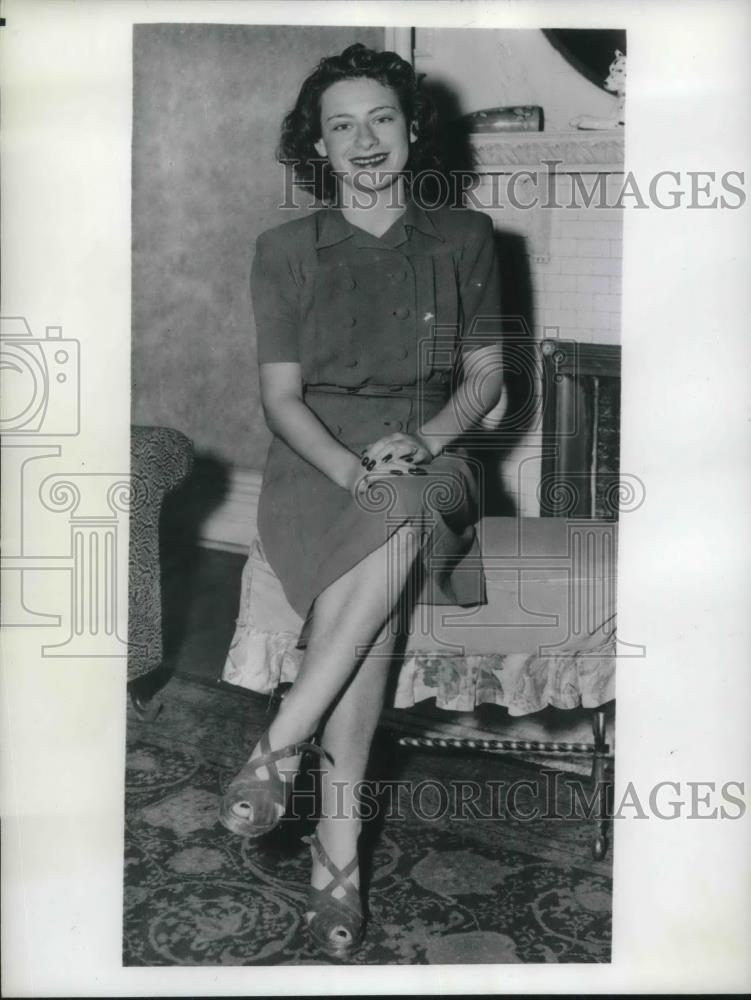 1941 Press Photo Ilse Engel Pittsburgh Released From Nazi Camp To Testify - Historic Images