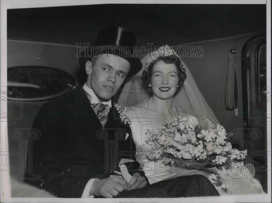 1937 Press Photo Mr & Mrs Albert O. Gates, Jr. After Wedding - Historic Images