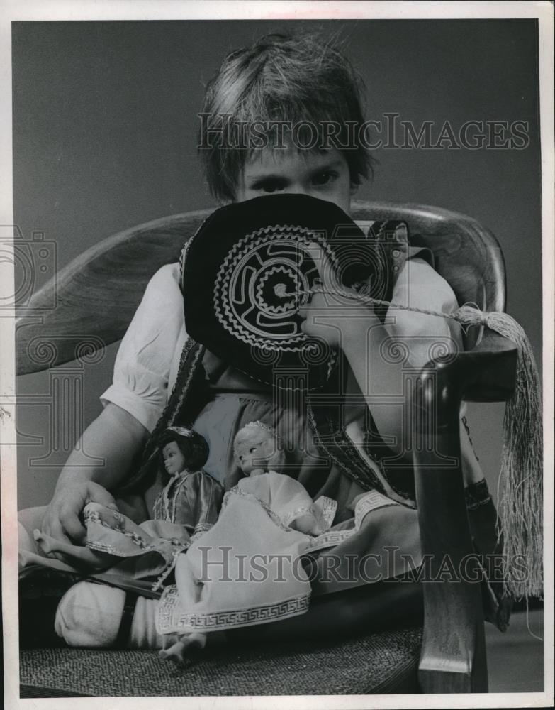 1967 Press Photo Linda Dadas And To All Members Of Sts. Constantine - Historic Images