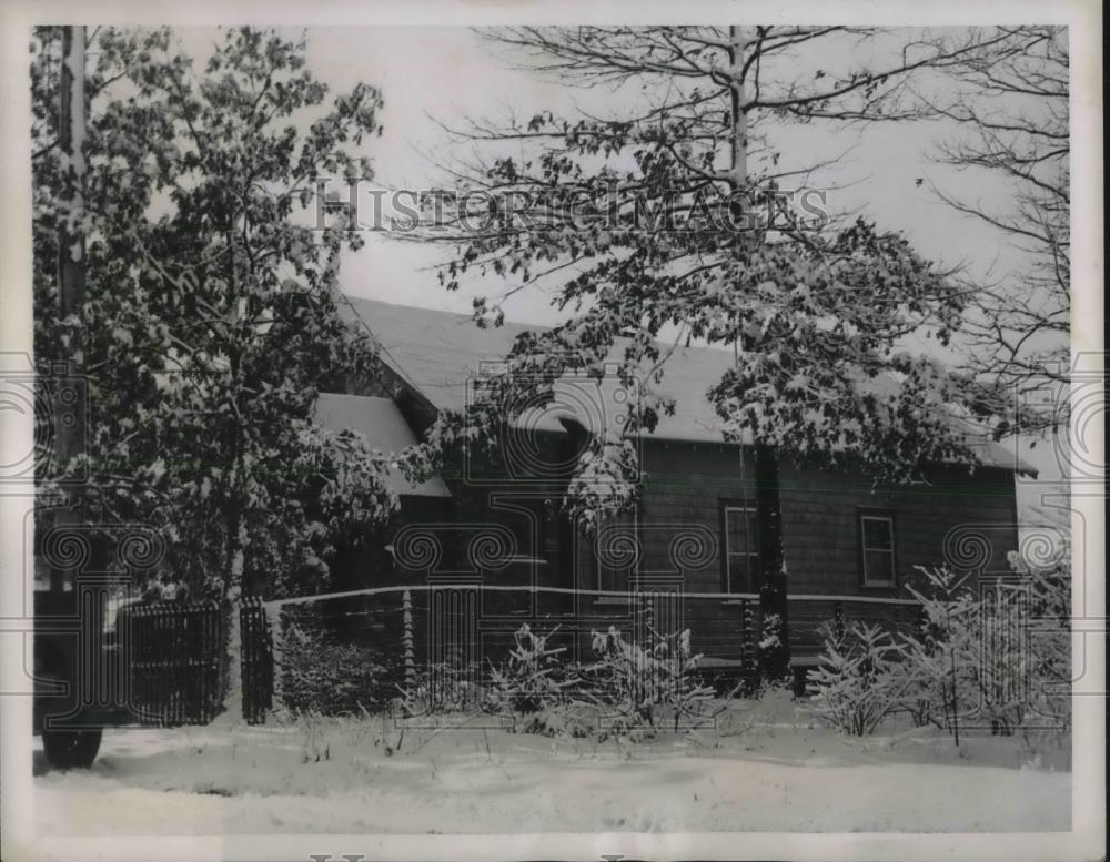 1938 Press Photo Home of Jean Schuellain, 18, Elmore, Long Island, New York - Historic Images