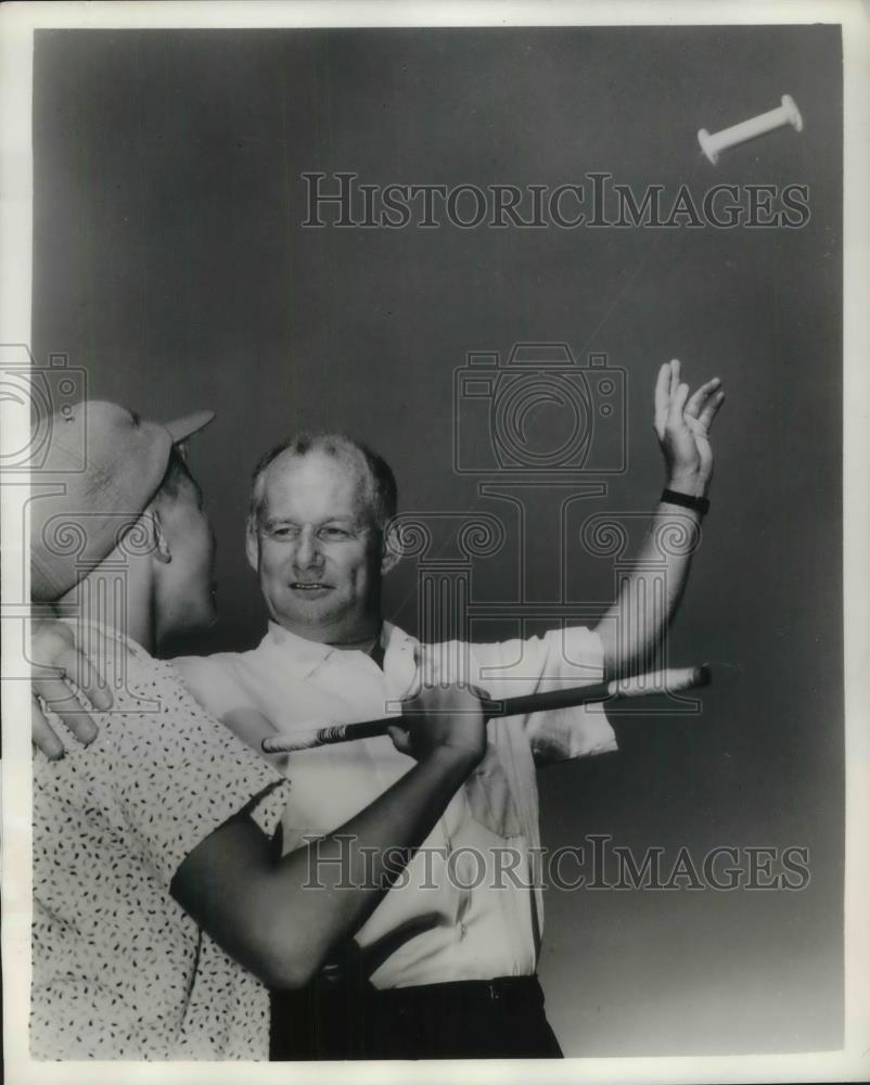 1961 Press Photo Charles Dickens Mullinix Palos Verdes California Toy Maker - Historic Images