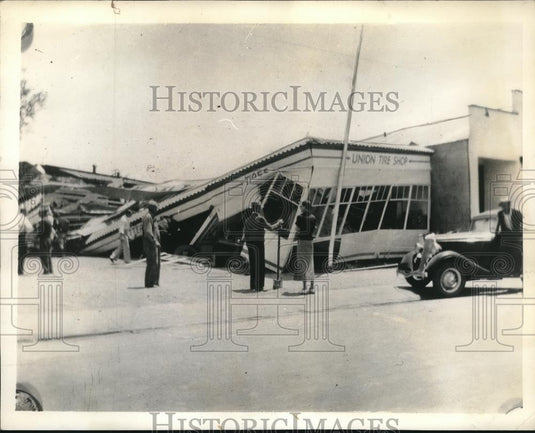 1936 Press Photo View of wreckage after train derailed near Los Angeles CA - Historic Images
