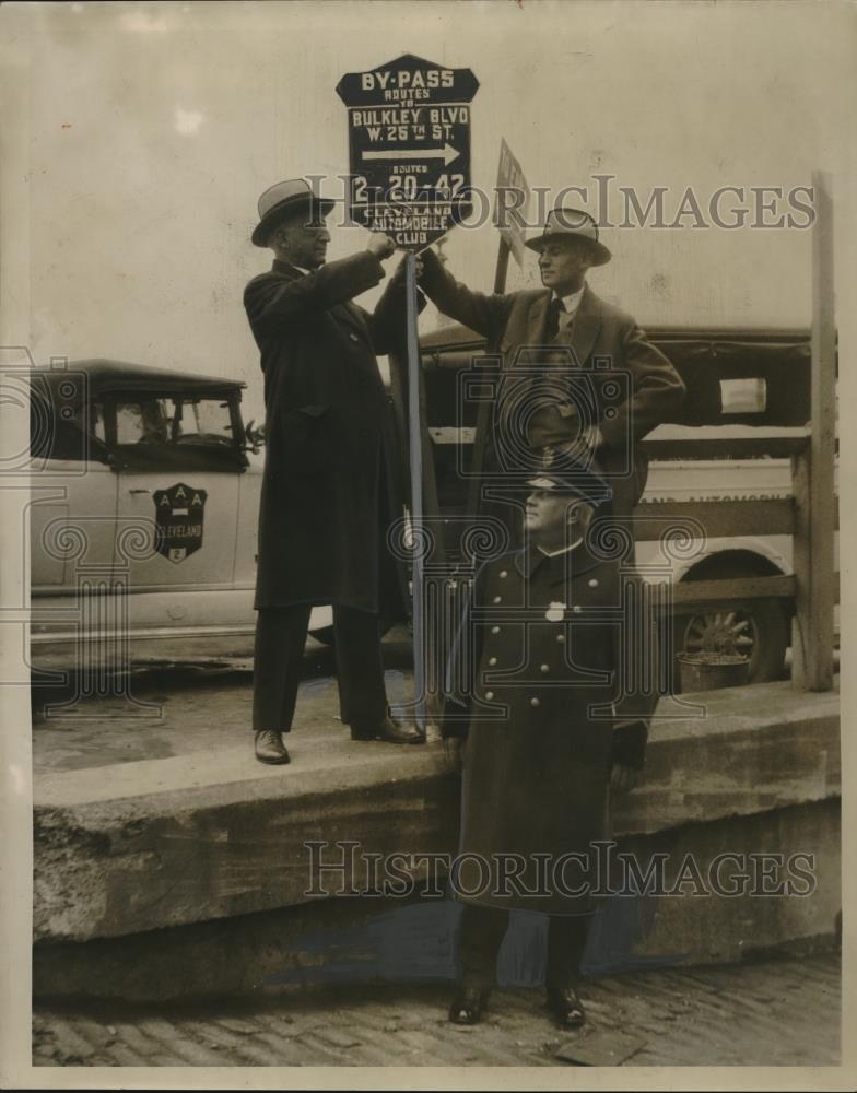 1930 Press Photo Fred Cally & J. Harry Killius,Manager Of Auto Club - Historic Images