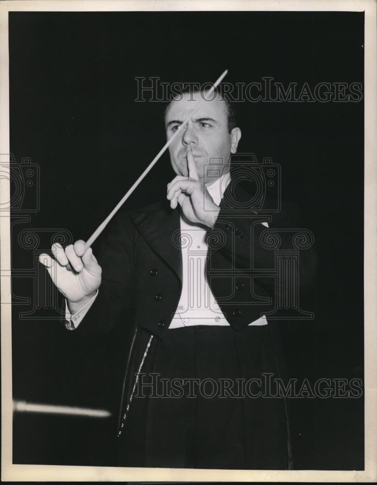 1948 Press Photo Musician Jose Iturbi At New York Philhamonic Symphony Orchestra - Historic Images