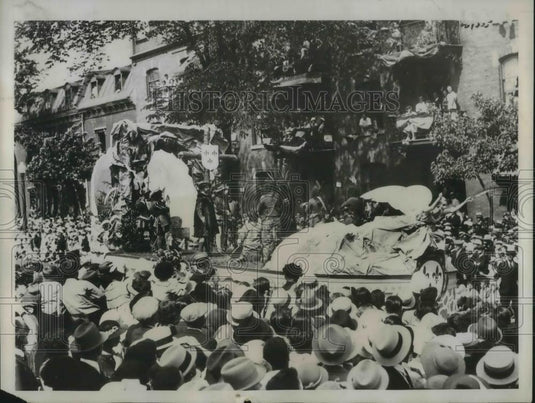 1934 Press Photo Quebec, Canada crowds at 100th anniversary St Jean Baptiste Soc - Historic Images