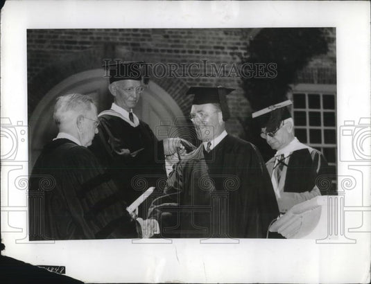 1940 Press Photo Charles E. Wilson of General Electric Receives Degree - Historic Images