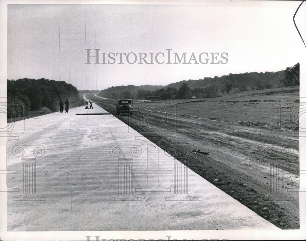 1962 Press Photo N-S Thruway construction on I-901 in Ohio - Historic Images