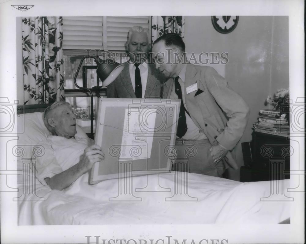 1957 Press Photo Brig Gen Frank Lahm in a hospital bed - Historic Images